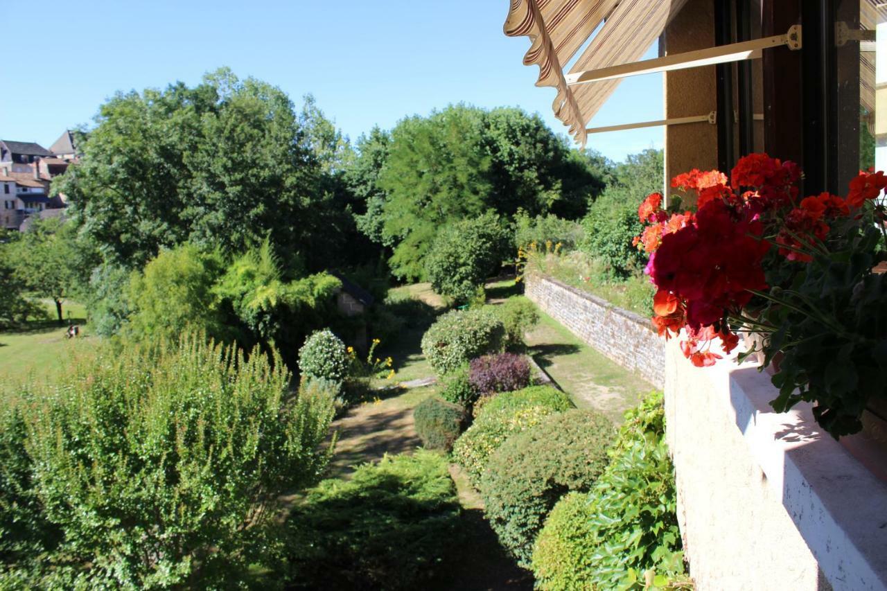 Bergerie Du Chateau - Lacapelle Marival Exterior photo